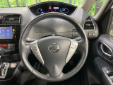 【純正革巻きステアリング】上質な革を使用することで、手にしっかり馴染みとても運転しやすいハンドルです♪