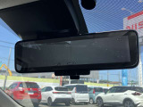 インテリジェントルームミラー☆車両後方のカメラ映像をミラーに映し出すので、後席の人や荷物に邪魔されず、後方がくっきり見えます◎夜間や悪天候でもクリアな視界を確保できます!
