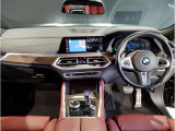 ☆センターパネルを運転席側に僅かに傾けたBMW独特のインパネ☆【駆け抜ける歓び】はここからもスタートしております☆