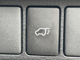 【パワーバックドア】スマートキーや運転席のボタンを押すだけでリアゲートが自動で開閉します!荷物を持っている時や、高い位置にあるバックドアを閉める際に便利な機能です♪