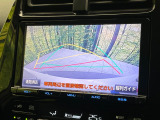 【バックカメラ】駐車時に後方がリアルタイム映像で確認できます。大型商業施設や立体駐車場での駐車時や、夜間のバック時に大活躍!運転スキルに関わらず、今や必須となった装備のひとつです!