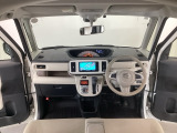 【前方視界】開放的な前方視界!運転がしやすく疲れにくいです♪窓が大きく、見通しがとっても良いおクルマですよ♪