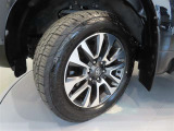 純正アルミホイール タイヤサイズは265/55R19