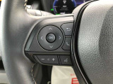 【ステアリングスイッチ】ステアリングを握ったままオーディオ等がコントロール出来ますので、利便性だけでなく事故防止にも繋がります。