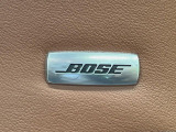 【BOSEサウンドシステム】メーカーオプションの高品位サウンドシステムを搭載。専用のチューニングが施された大小様々なスピーカーから良質なサウンドが奏でられ、臨場感あふれる音響空間を演出します。
