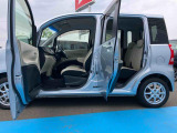 安全安心な走行のために、納車前には小さなクルマを知り尽くしたエキスパートが基本性能に関わる機能や状態を徹底的に点検しています。