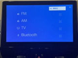 ディスプレイオーディオを装備。スマホと車をつなぐことで、これまでのナビに加えていろんなサービスが楽しめます。