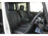 運転席のスペースはゆったりしていて、視界も広く確保されているので普段の運転からロングドライブまで快適です。