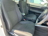 厚みのあるシートは座り心地も良く運転席も助手席もリラックスしてゆったりと座れます!