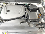 当店の認定中古車(VOLVO APPROVED CAR)はメーカー基準の車齢・走行に応じた内外装・機関の176項目もの項目に厳密な点検を実施。すべての基準を満たした自信を持ってお届けする中古車です。