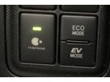 ノーマルモードの他に、エアコンの効き具合を抑え環境に配慮したECOドライブモード、モーターのみで静かに走行するEVモードがあり、シーンに合わせて選べる走行モードです♪