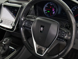 使いやすさや安全性を追求したステアリング周り!高級車ゆえにスイッチ類が多いのも特徴ですね!考え尽くされた配置ですぐに使いこなす事が出来ますのでご安心下さい!是非、体感してみて下さい!!