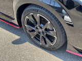 ◆アルミホイール◆純正のアルミホイールが標準装備で付いています!ホイルだけで見た目がとてもスタイリッシュです★