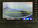 バックでの車庫入れも安心です! リアカメラが付いているバックモニター付のナビを装備しております。操作線もついており距離感も画面から確認できます。