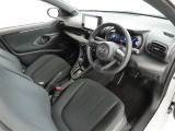 シンプルで使いやすいデザインの運転席です。