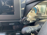 インテリジェントキーのプッシュスタートスイッチです。エンジンの始動はブレーキペダルを踏みながらこのスイッチを押すだけで始動できます