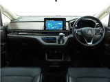 ◆視界広々で非常に運転しやすくロングドライブでも疲れを感じさせないすっきりとまとまったインパネ周りです。