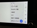 ディスプレイオーディオを装備。スマホとクルマをつなぐことで、これまでのナビに加えて、いろんなサービスが楽しめます。