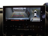バックモニター付きで慣れない駐車場や車庫入れをサポートします。