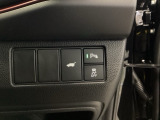 【パーキングセンサー】駐車や出庫時にクルマの前後の障害を検知し、音とディスプレイでお知らせします。