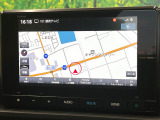 【純正8型ナビ】人気の純正ナビを装備。オーディオ機能も充実しており、Bluetooth接続すればお持ちのスマホやMP3プレイヤーの音楽を再生可能!毎日の運転がさらに楽しくなります!!