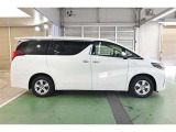 総額は岐阜県内・店頭納車、下取り車なし、1年間走行距離無制限の中古車保証付きの場合の概算です。お客様の状況により金額はかわってきますので、是非一度お問い合わせください。
