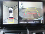 車両を上から見たような映像をディスプレイオーディオ画面に表示するパノラミックビューモニター