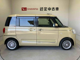 車両右側面からの写真になります。車をご覧になりたい時はお気軽に最寄りの店舗へご相談下さい。