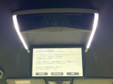 【フリップダウンモニター】大画面モニターで後席でもエンタメをお楽しみいただけます。小さなお子様にも大人気の装備です♪