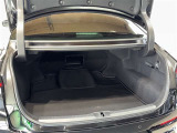 トランクルームは、ゴルフ道具や旅行カバンなどをゆったり積み込めるスペースを確保!