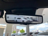【デジタルインナーミラー】後席の大きな荷物や同乗者で後方が確認しづらい時でも安心!カメラが撮影した車両後方の映像をルームミラー内に表示。クリアな視界で状況の確認が可能です!