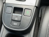 電子サイドブレーキです。ブレーキホールドも付いてます