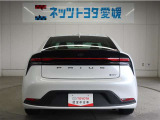 「中古車ハイブリッド保証」付き。ハイブリッド機構を無償で保証します。保証期間は、初度登録年月から10年目まで、またはロングラン保証が終わってから3年間。ただし累計走行距離が20万km以内です。