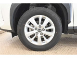 純正なので車に似合うデザインになっていますね。スタッドレスタイヤもご相談下さい。