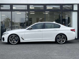 また、BMW正規認定中古車は、エマージェンシーサービスが自動付帯。24時間365日、皆様のカーライフをサポート致します。確かな安心のうえで、「駆けぬける歓び」をご堪能ください。