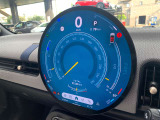 弊社お客様より頂いた下取車やデモカーが在庫の殆どを占めています。車の経歴や整備記録が分かり、ご安心してお車をお選び頂ける正規ディーラーならではのラインナップでございます。