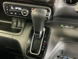 発進時から滑らかに加速する無段階変速のCVTはストップ&ゴーの多い街の中も快適です