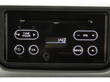 シンプルで使いやすいSUBARU純正CDレシーバー装着。