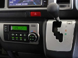 車内を快適に、オートエアコンを装備しています。