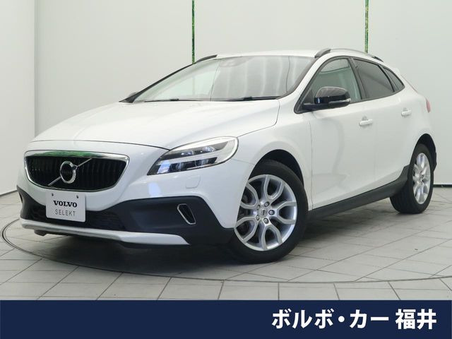 V40クロスカントリー D4 モメンタム ディーゼル