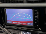 カラーバックガイドモニター!ハンドル切れ角に連動した予測線表示があります!