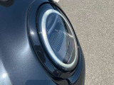 LEDヘッドライト&フロントフォグランプ キセノンに比べて明るさと照射範囲が向上し、消費電力も低減のため省燃費に貢献。