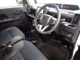 日々の運転を楽々サポートの運転席!