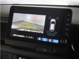 ◆リアワイドカメラシステム◆3種類の表示で後方確認をサポート♪セレクトレバーを「R」の位置に入れるとカメラ画像に切り替え。ノーマルビューでは従来のリアカメラと同様の標準的なビューで表示します!
