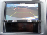 バックカメラ装備しております。駐車時に大変役に立ちますよ。駐車が苦手な方にも便利機能です。