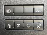 【ステアリングヒーター】冬場に冷たくなりやすい革巻きステアリングを、スイッチ一つで素早く適温に!エアコンよりも早く温まってくれるので、寒い日の運転も快適になりますね♪
