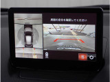 【360&deg;ビュー・モニター】専用カメラにより上から見下ろしたような視点で360度クルマの周囲を確認することができます。駐車が苦手な方でも縦列駐車や幅寄せ時に活躍してくれます。