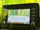 【バックカメラ】駐車時に後方がリアルタイム映像で確認できます。大型商業施設や立体駐車場での駐車時や、夜間のバック時に大活躍!運転スキルに関わらず、今や必須となった装備のひとつです!