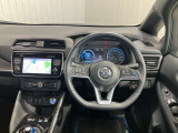 電気自動車の静かな室内で後部座席のお友達の声もはっきり聞こえます!後ろを振り返らなくても会話ができるっていいですよね♪