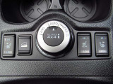 燃費性能に優れる「2WD」、自動的に前後トルク配分を行う「AUTO」、高い走破性を発揮する「LOCK」の3つのモードを、スイッチ操作で簡単に切り換えられます!